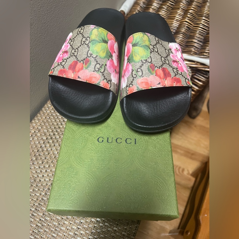 Gucci Pursuit Slides
